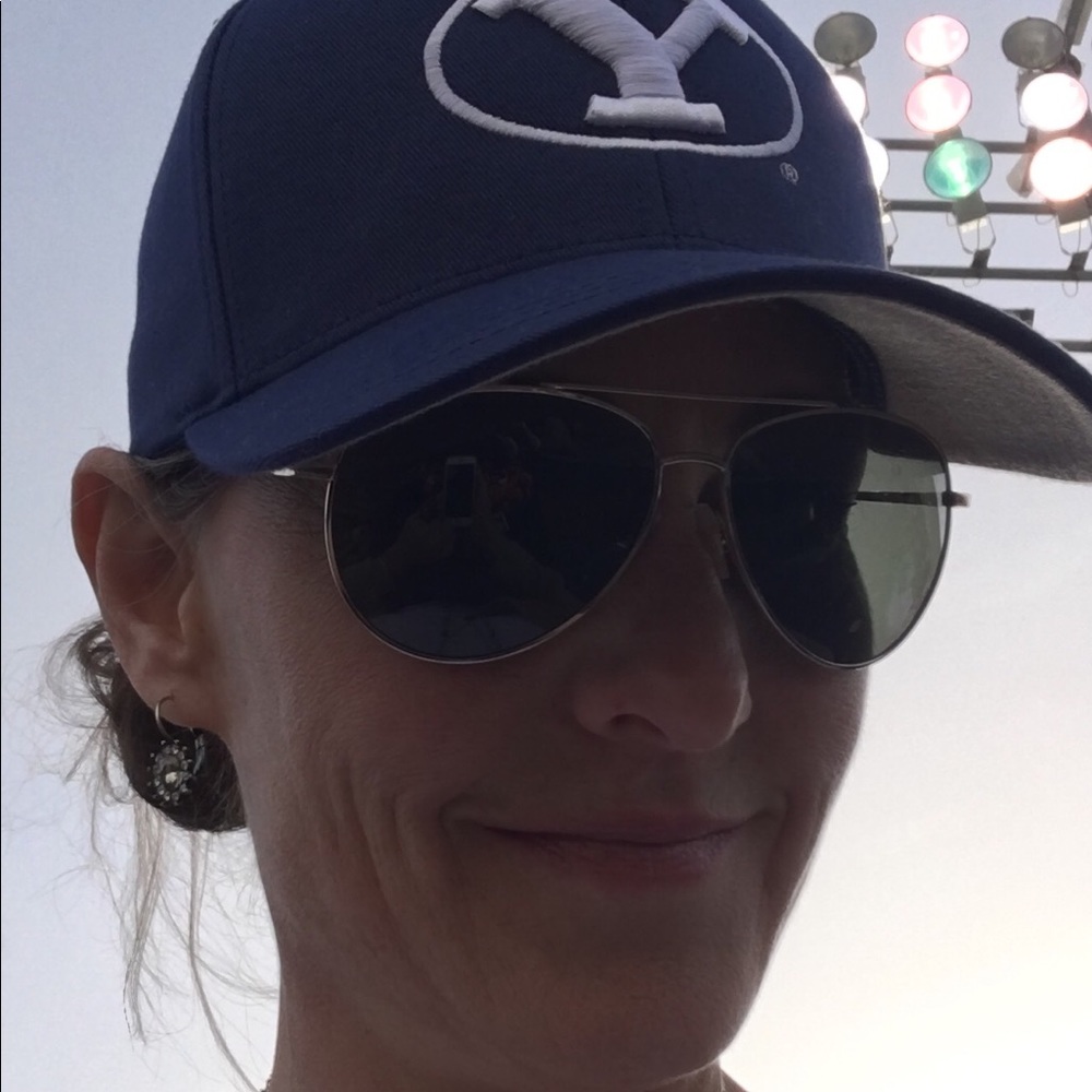 Meet your Posher, Leslie